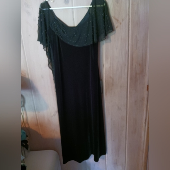 SL FASHIONS BLACK VELVET DRESS SIZE 8 - Picture 2 of 8